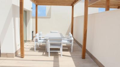Alquilar ático en Residencia EMA Villamartín in España Casas
